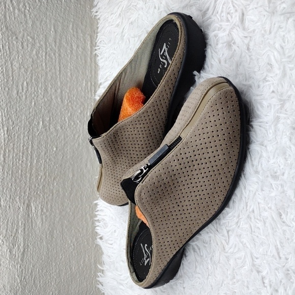 Life Stride Dusty Tan Suede Leather Upper Almond Toe Low Heel Slip On Mule Shoe - Picture 1 of 16